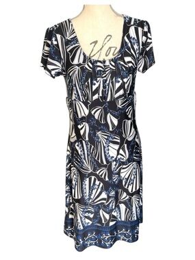 DeFacto Black/White/Blue Floral Scoop Neck Short Sleeve Below Knee Dress (L)